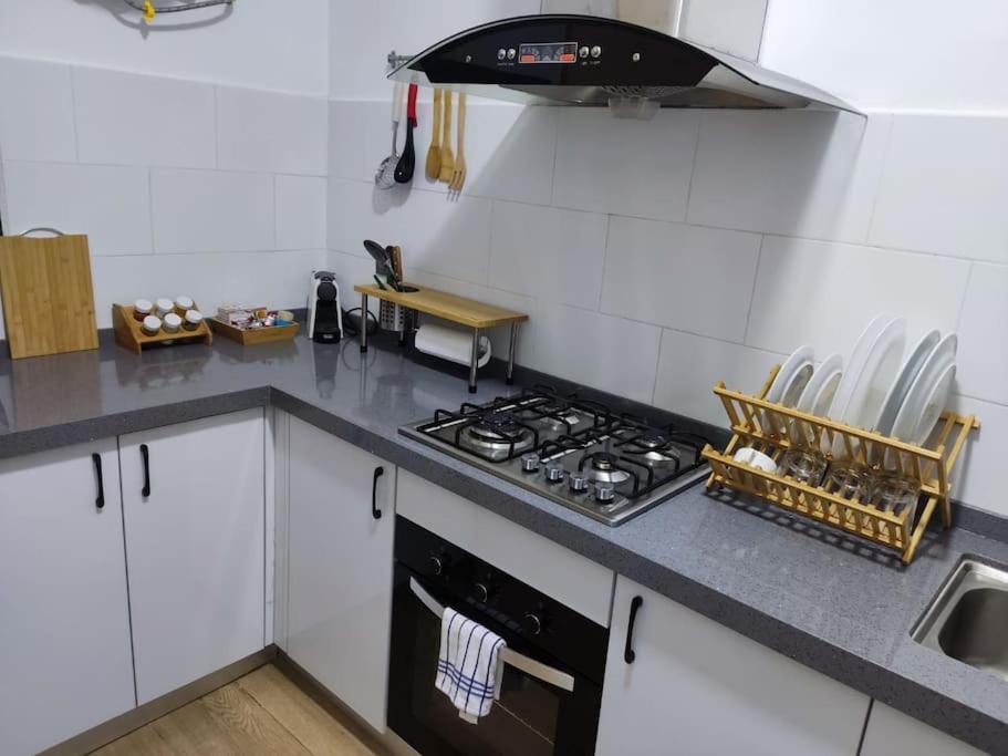 Superbe Appartement Avec Parking Gratuit Et Garde Дакар Экстерьер фото