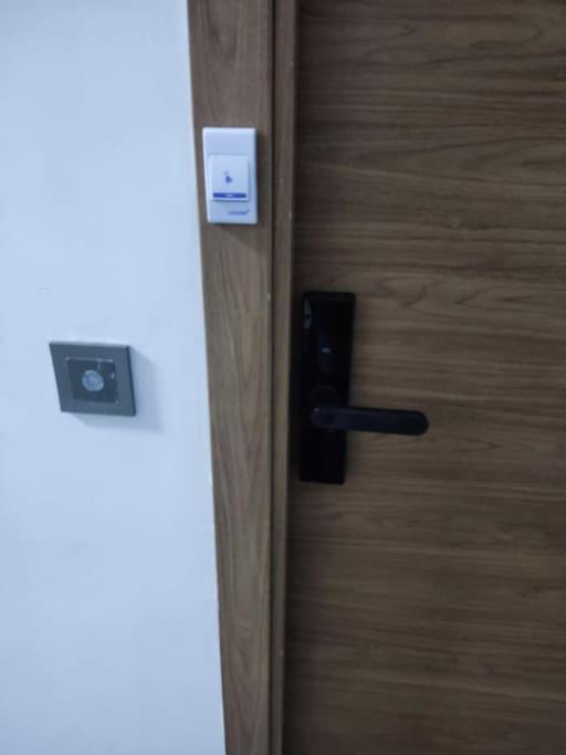 Superbe Appartement Avec Parking Gratuit Et Garde Дакар Экстерьер фото