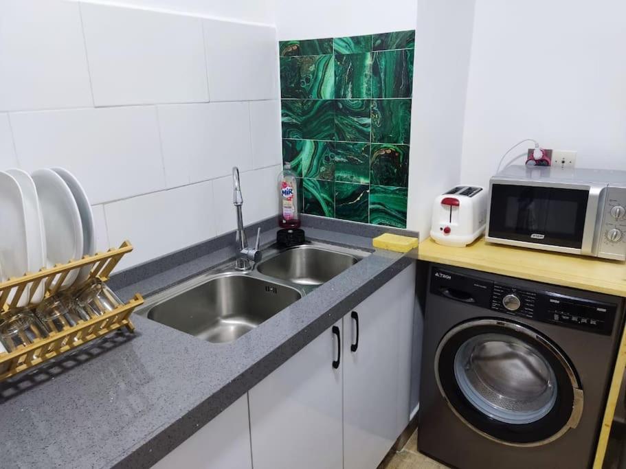 Superbe Appartement Avec Parking Gratuit Et Garde Дакар Экстерьер фото